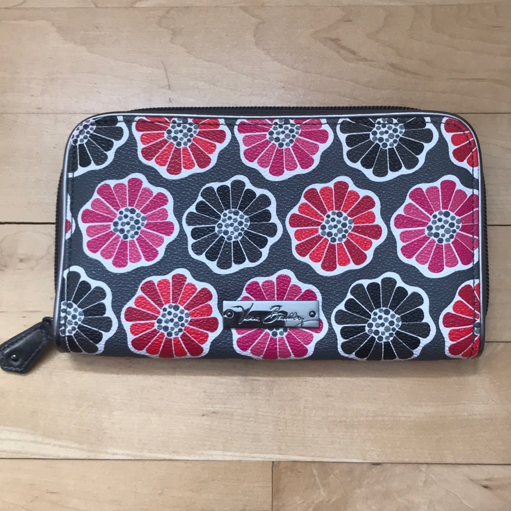Vera Bradley wallet!!